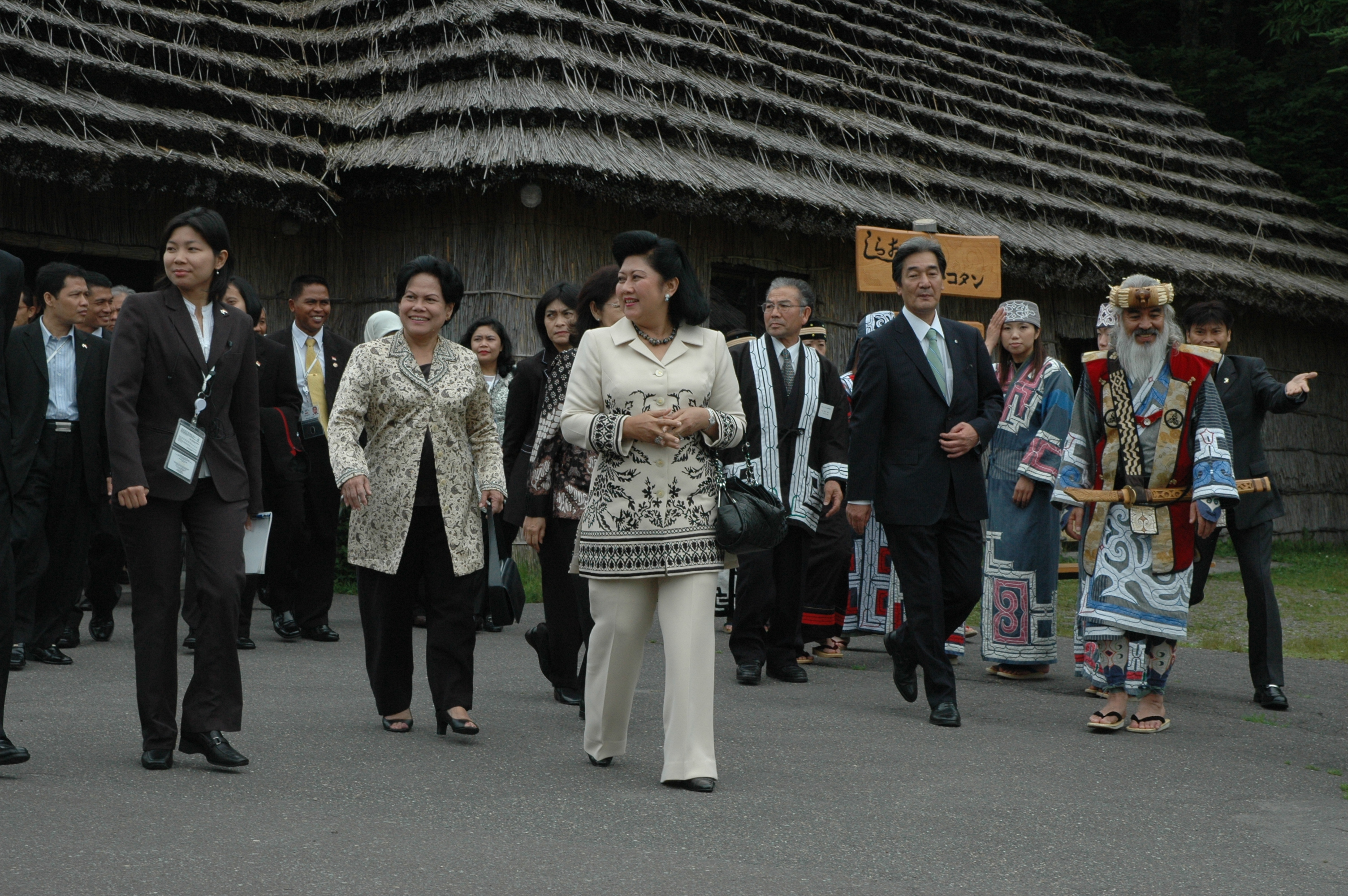 平成20年インドネシア大統領夫人来町したときの写真
