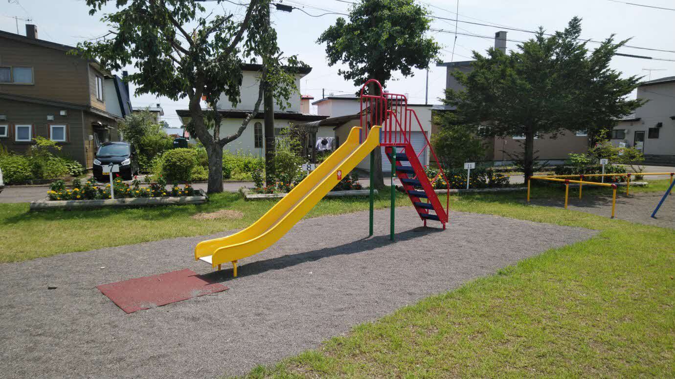 あけぼの公園 滑り台.jpg