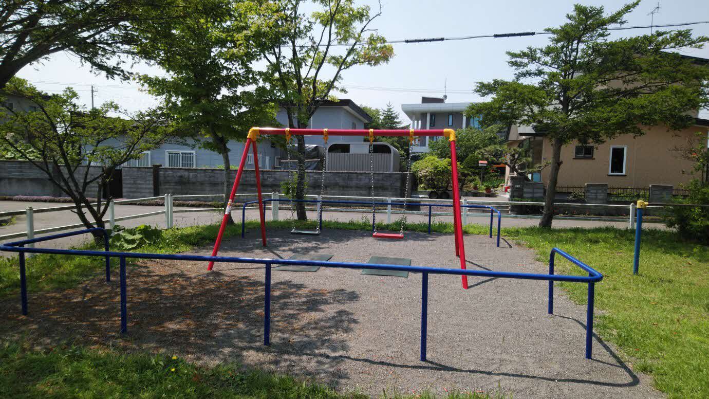 東町1号公園 ブランコ.jpg