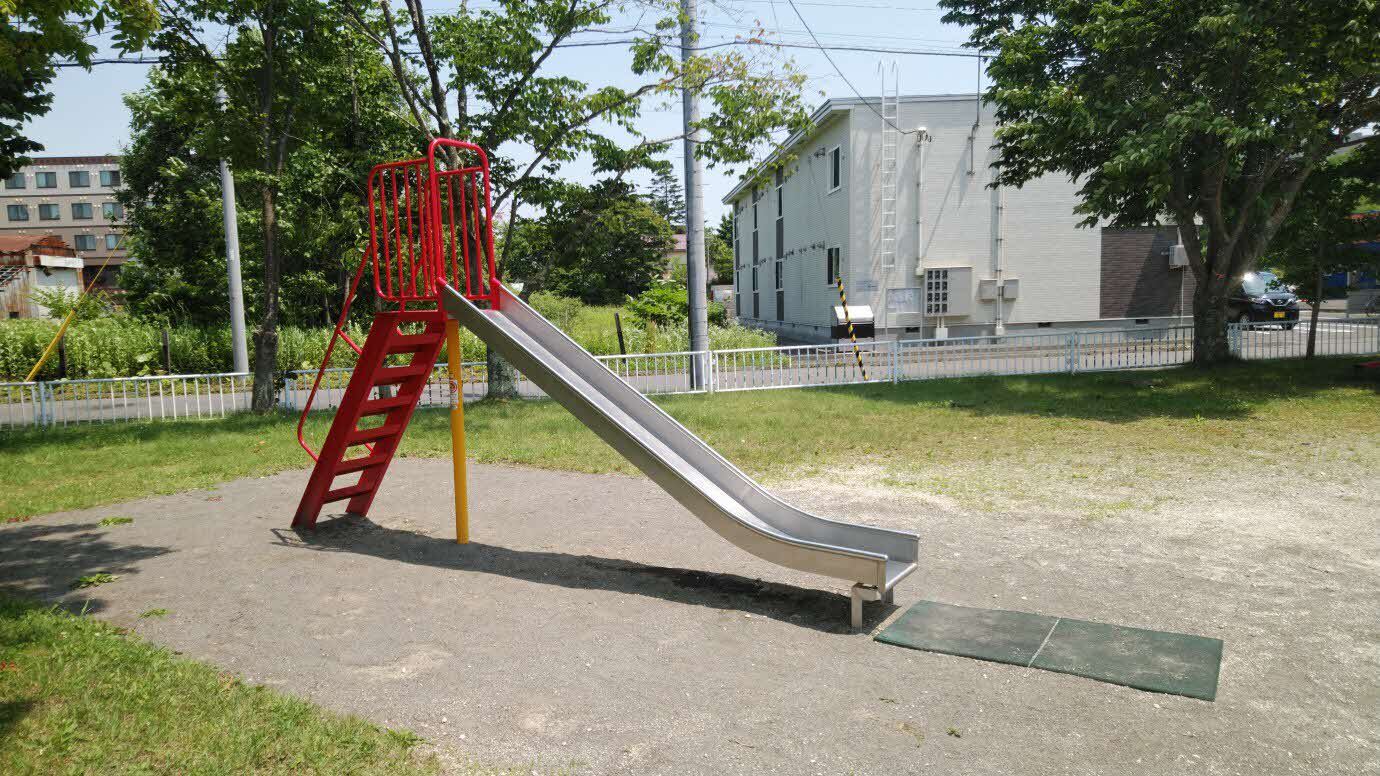 東町2号公園 滑り台.jpg