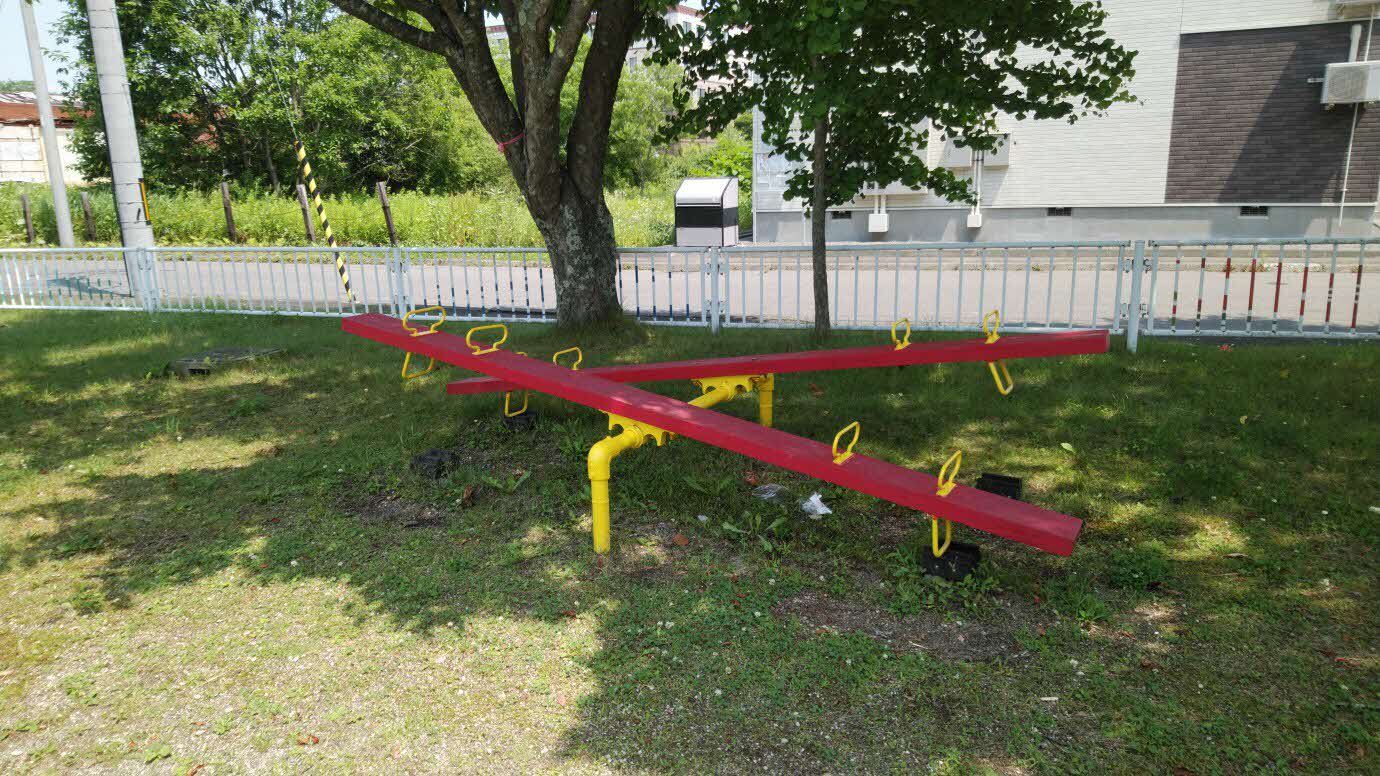東町2号公園 シーソー.jpg