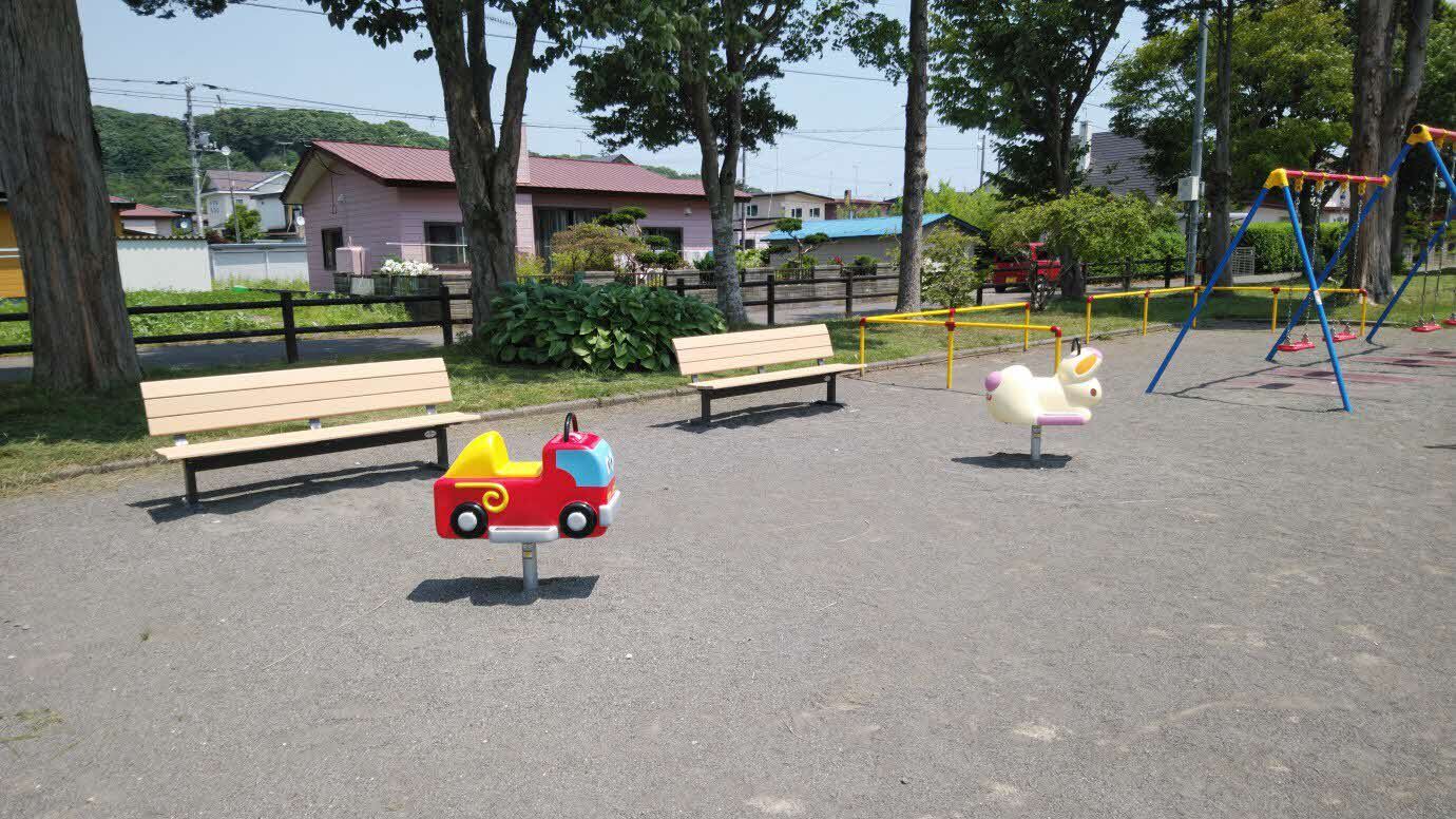 末広公園 スプリング遊具.jpg