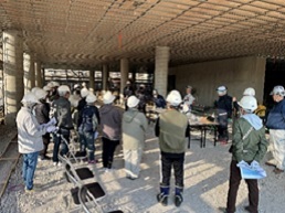 1階 ピロティ内