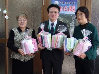 町連合女性部からの雑巾寄贈掲載用.jpg