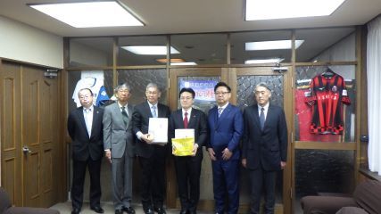 貨物協会カバー寄贈掲載用.jpg