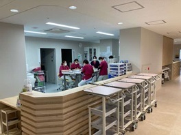 20250507_新病院開院06_3階スタッフステーション.jpg